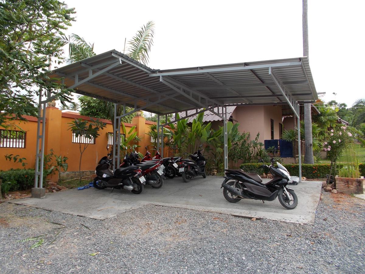Bee Nat Garden Resort Bang Rak Beach  Exterior foto