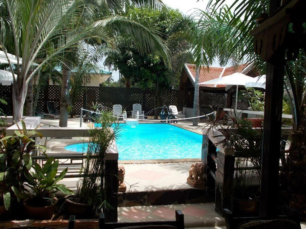 Bee Nat Garden Resort Bang Rak Beach  Exterior foto