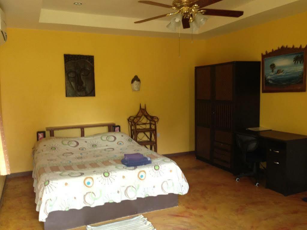 Bee Nat Garden Resort Bang Rak Beach  Exterior foto